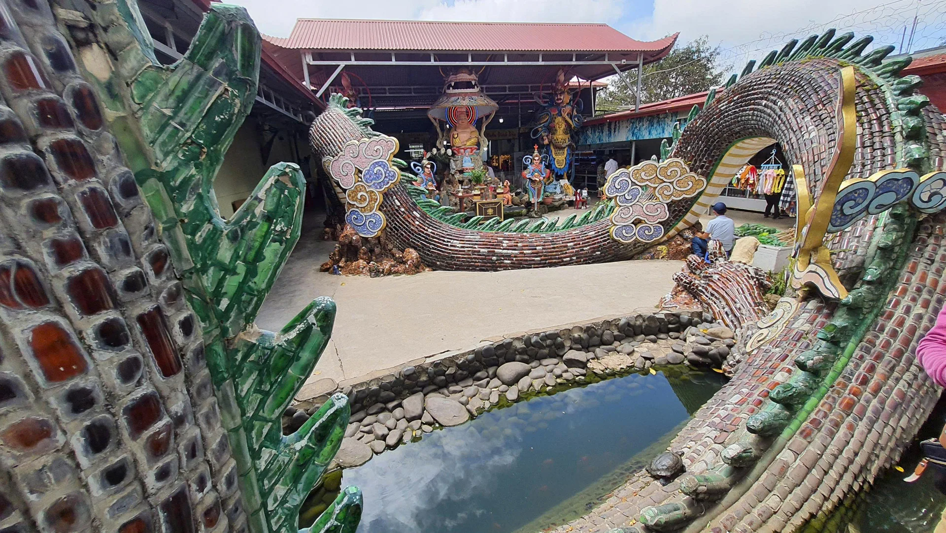 chùa Linh Phước Đà Lạt